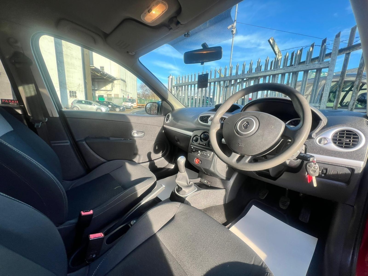 Used Renault Clio 2010 for sale - 77216282: Photo 34