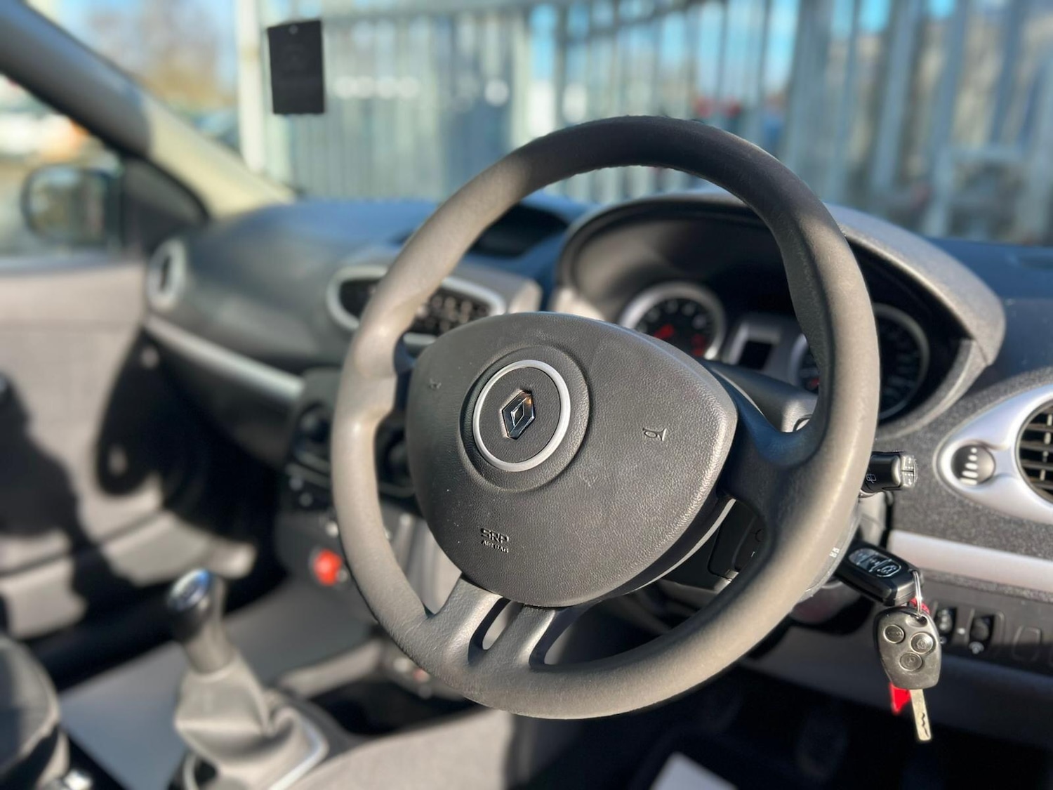 Used Renault Clio 2010 for sale - 77216282: Photo 40