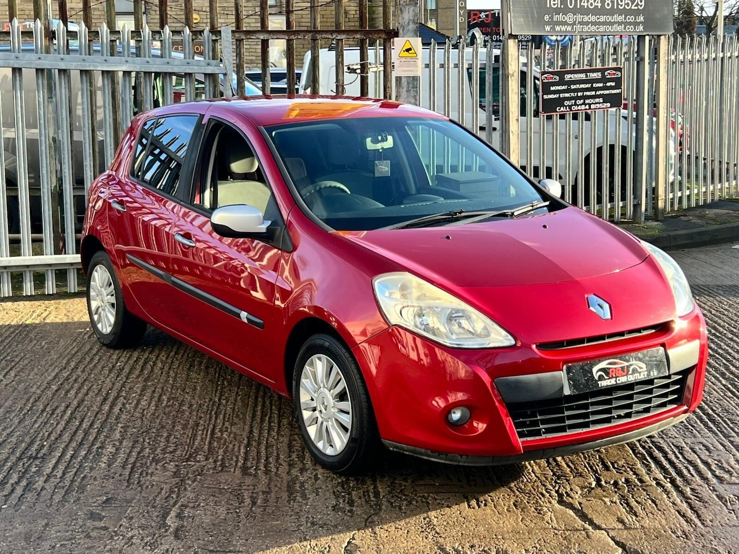 Used Renault Clio 2010 for sale - 77216282: Photo 5
