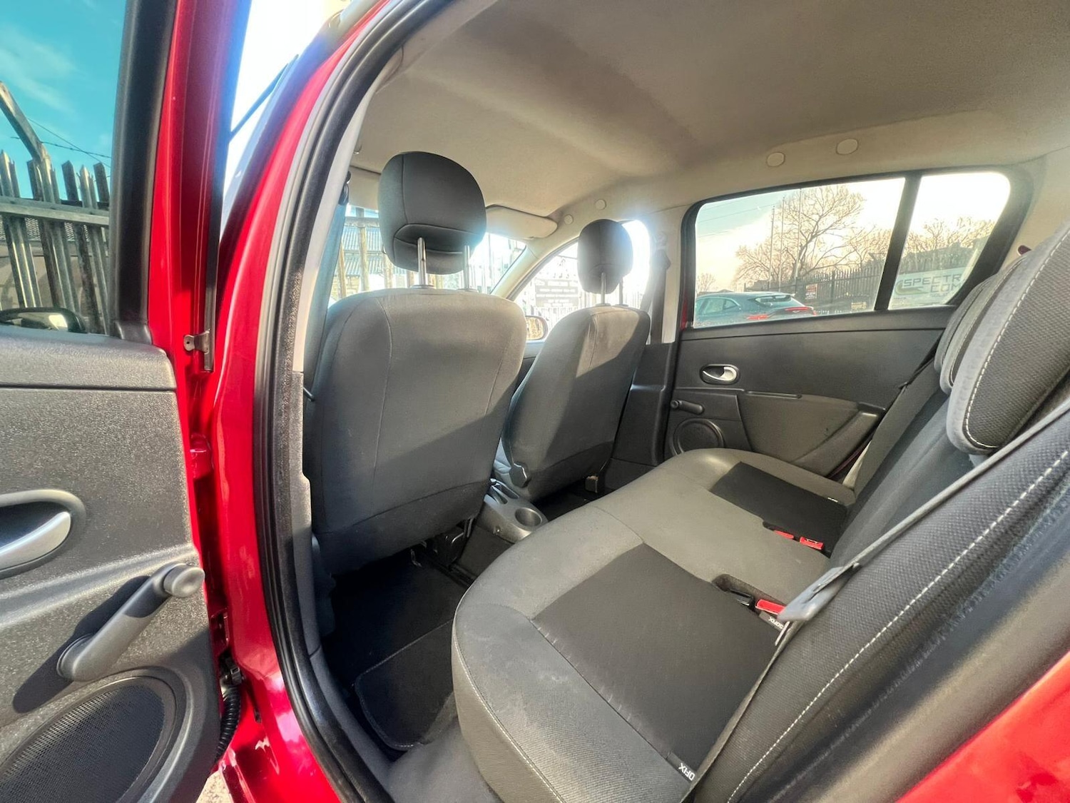 Used Renault Clio 2010 for sale - 77216282: Photo 56