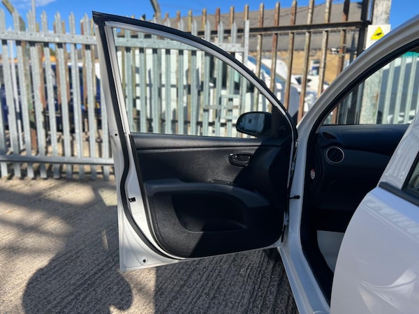 Used Hyundai i10 2013 for sale - 76031845: Photo 49