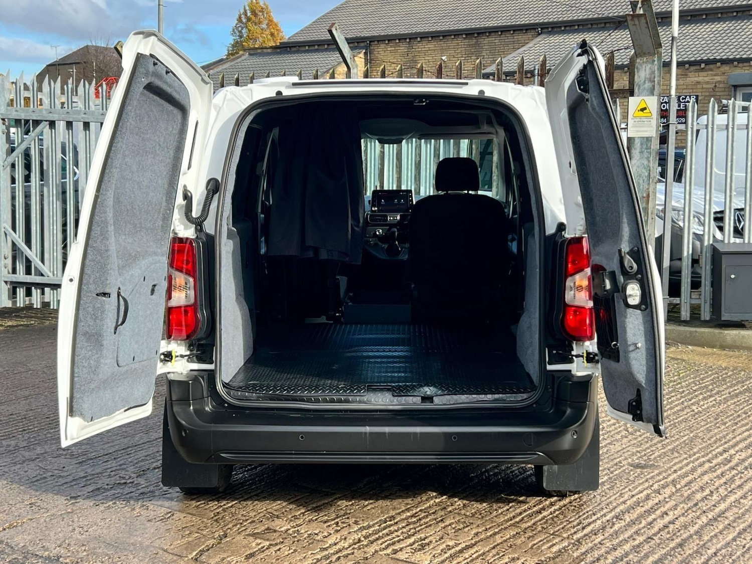 Used Citroen Berlingo 2019 for sale - 76715617: Photo 25