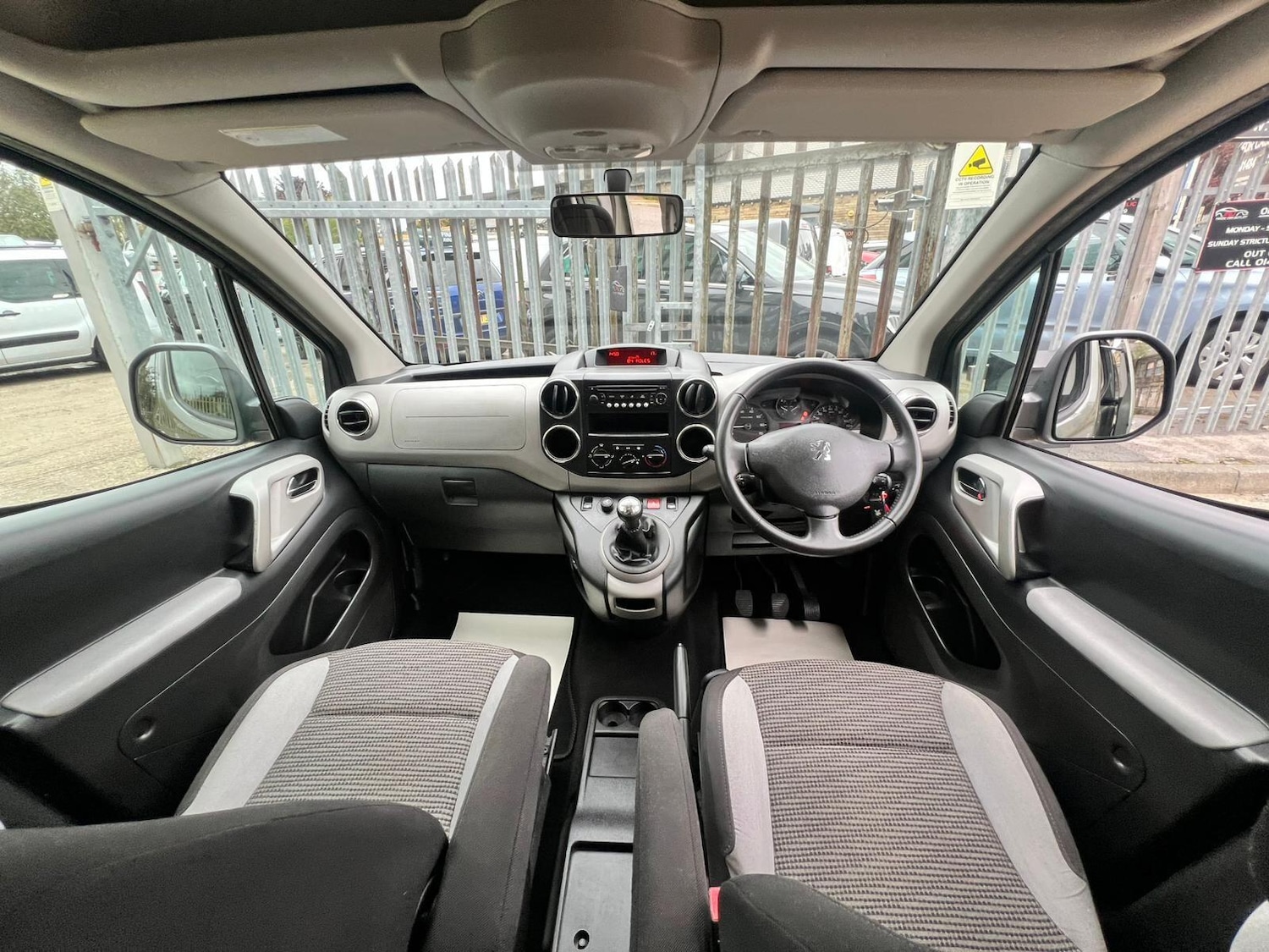 Used Peugeot Partner Tepee 2012 for sale - 76537617: Photo 24