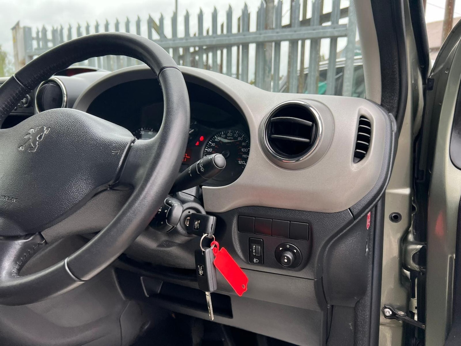 Used Peugeot Partner Tepee 2012 for sale - 76537617: Photo 35