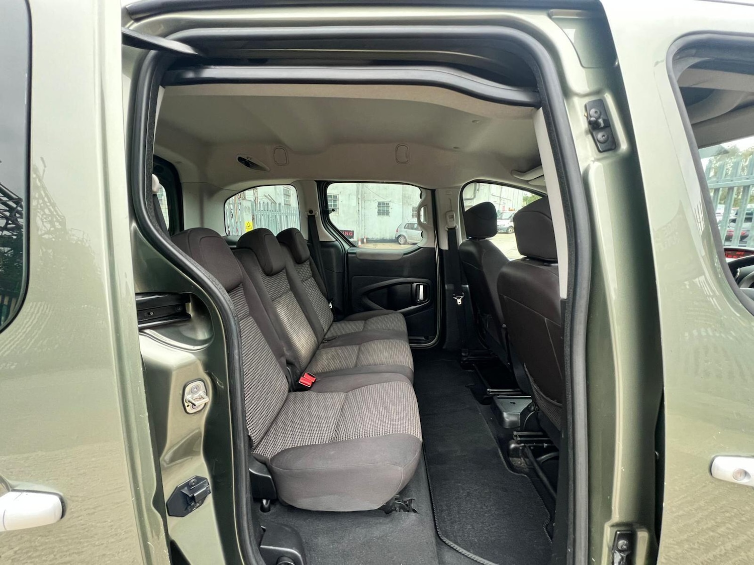 Used Peugeot Partner Tepee 2012 for sale - 76537617: Photo 46