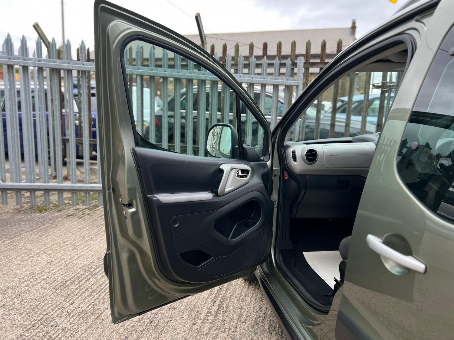 Used Peugeot Partner Tepee 2012 for sale - 76537617: Photo 53