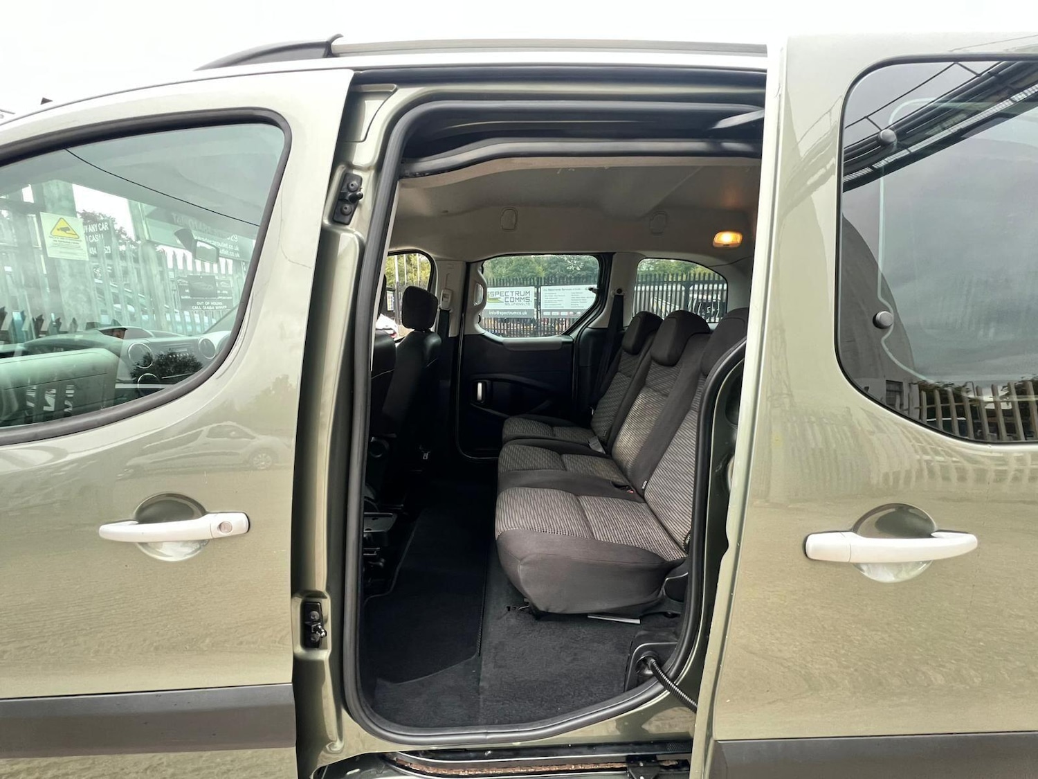 Used Peugeot Partner Tepee 2012 for sale - 76537617: Photo 58