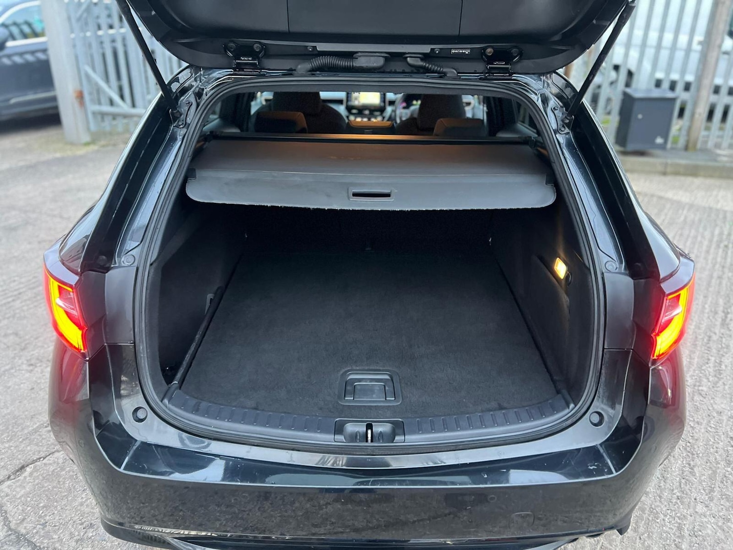 Used Toyota Corolla 2019 for sale - 76715303: Photo 25