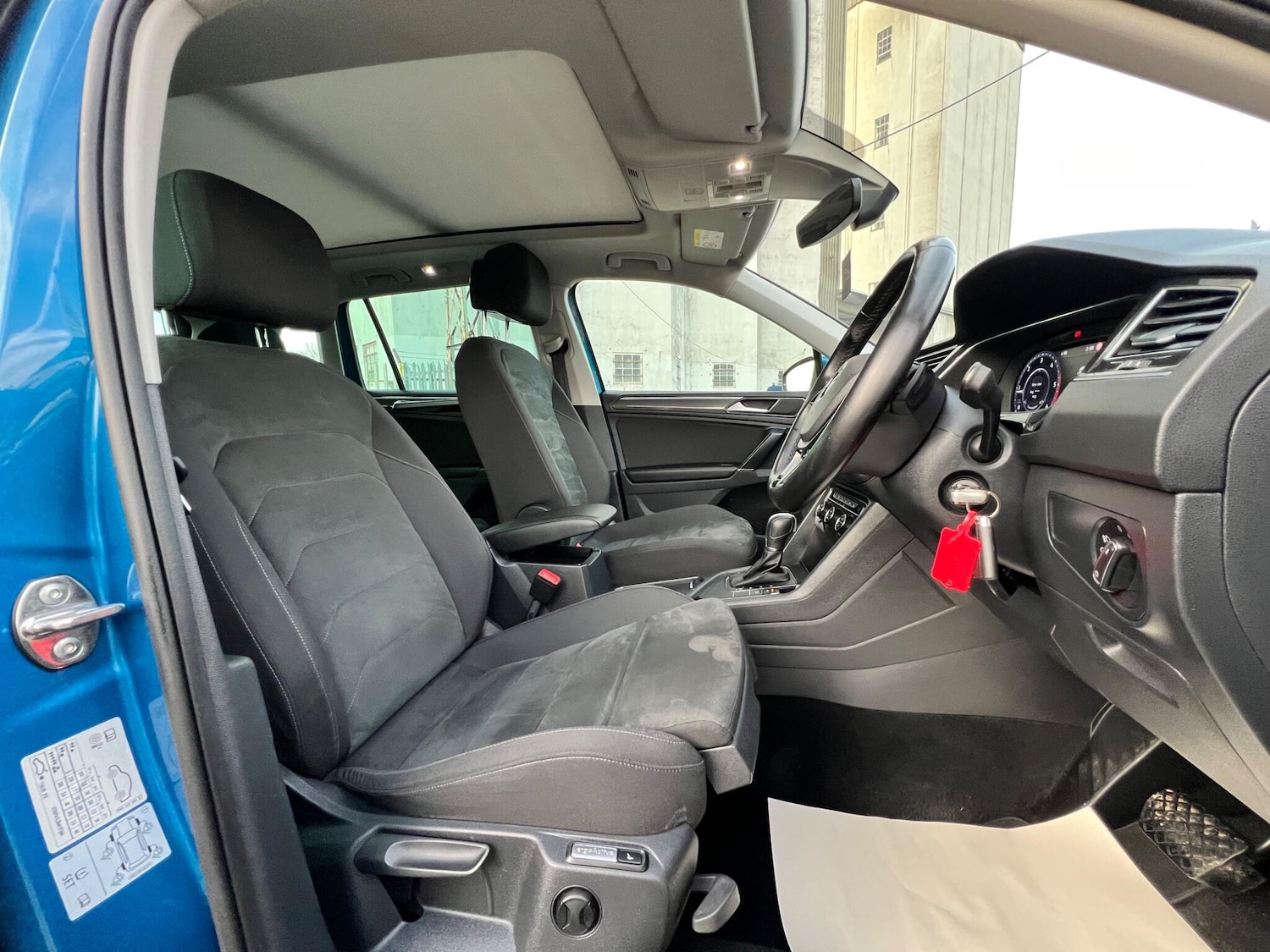 Used Volkswagen Tiguan 2017 for sale - 76953554: Photo 32