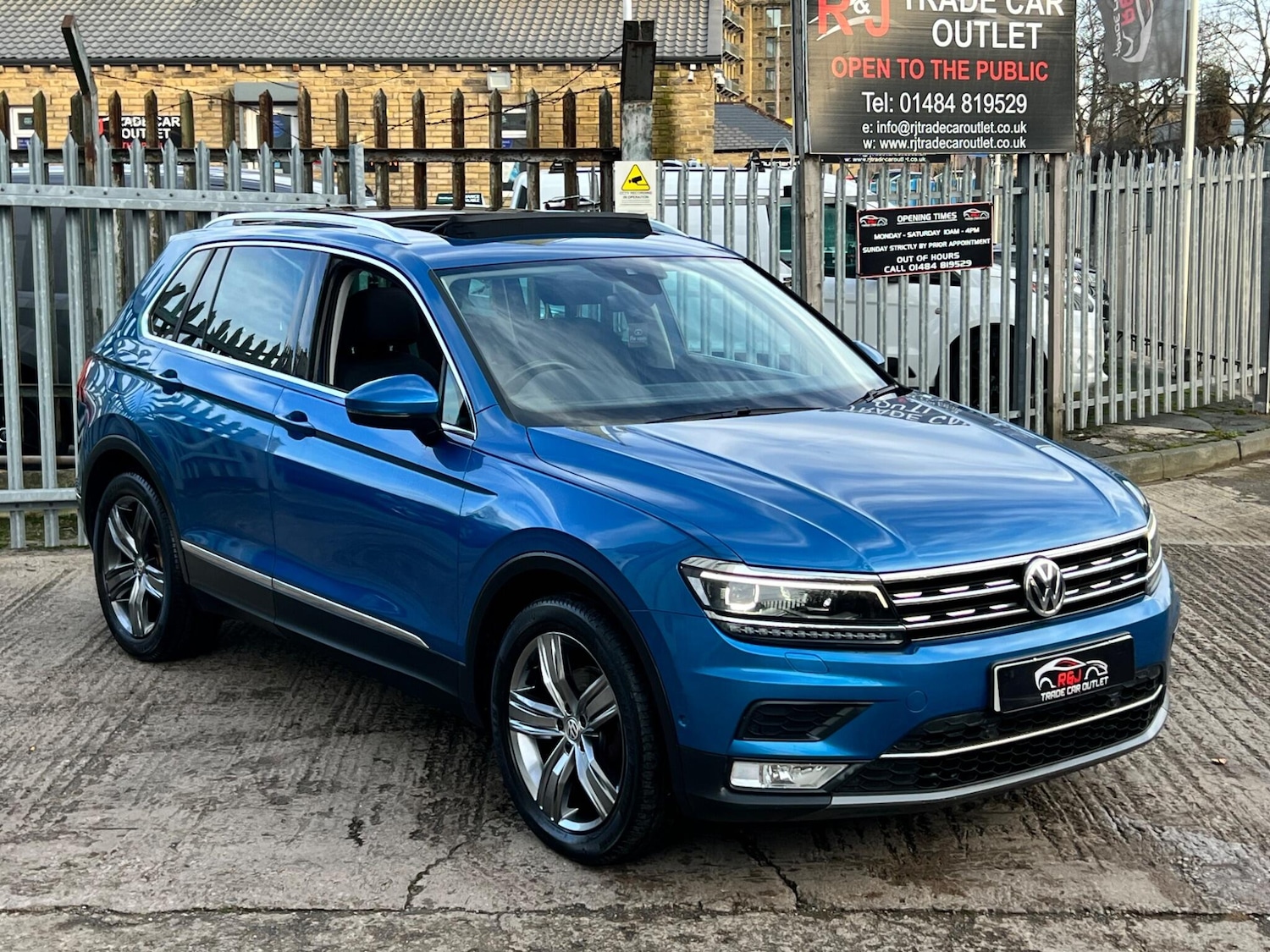 Used Volkswagen Tiguan 2017 for sale - 76953554: Photo 4
