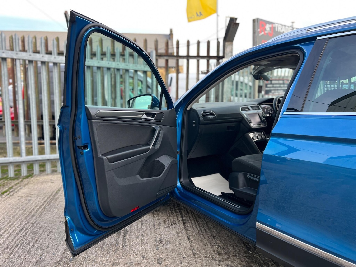 Used Volkswagen Tiguan 2017 for sale - 76953554: Photo 59