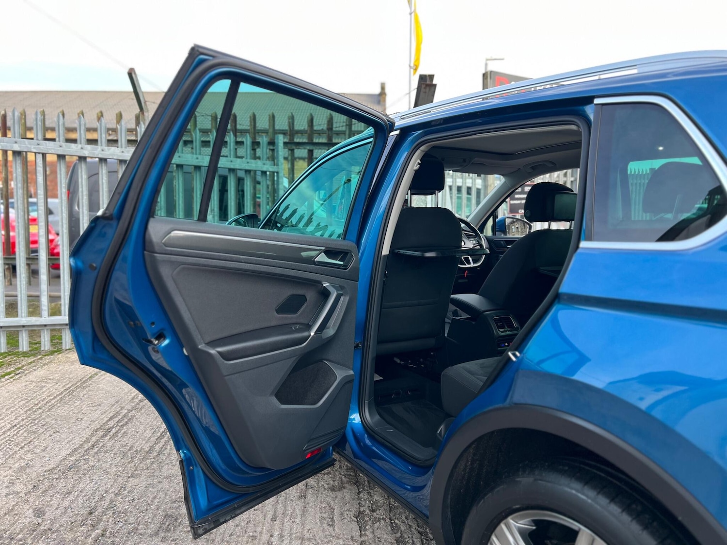 Used Volkswagen Tiguan 2017 for sale - 76953554: Photo 65