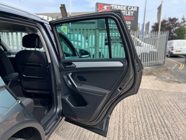 Used Volkswagen Tiguan 2018 for sale - 75678252: Photo 62