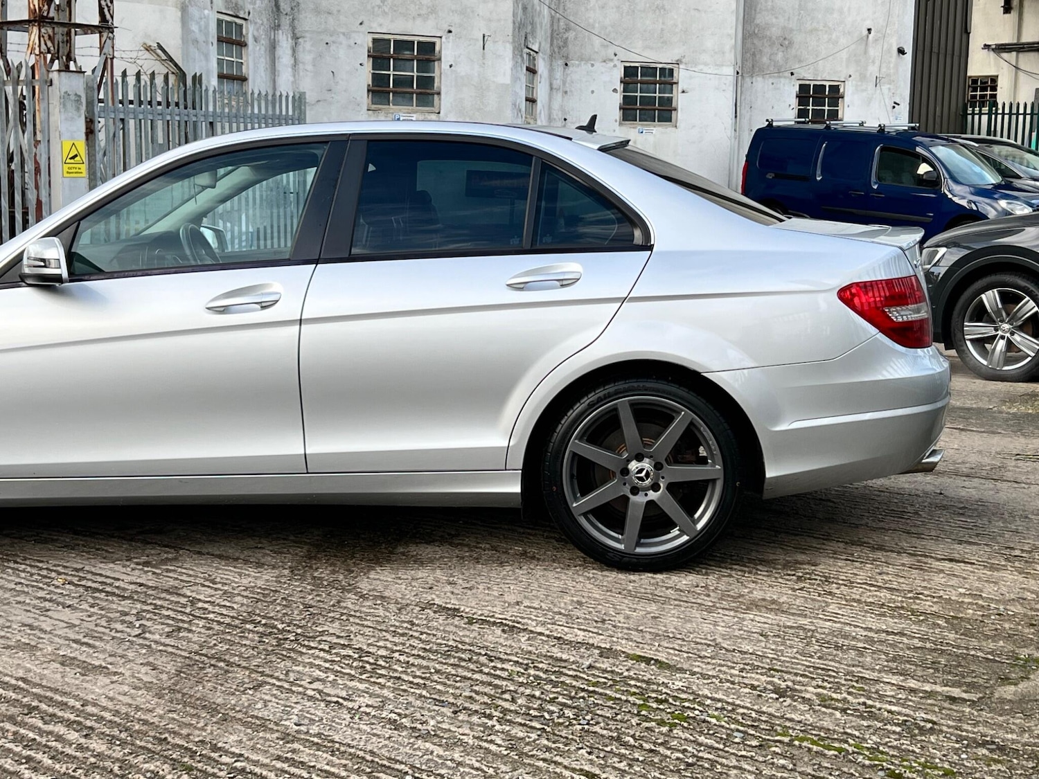 Used Mercedes-Benz C Class 2013 for sale - 76952390: Photo 15