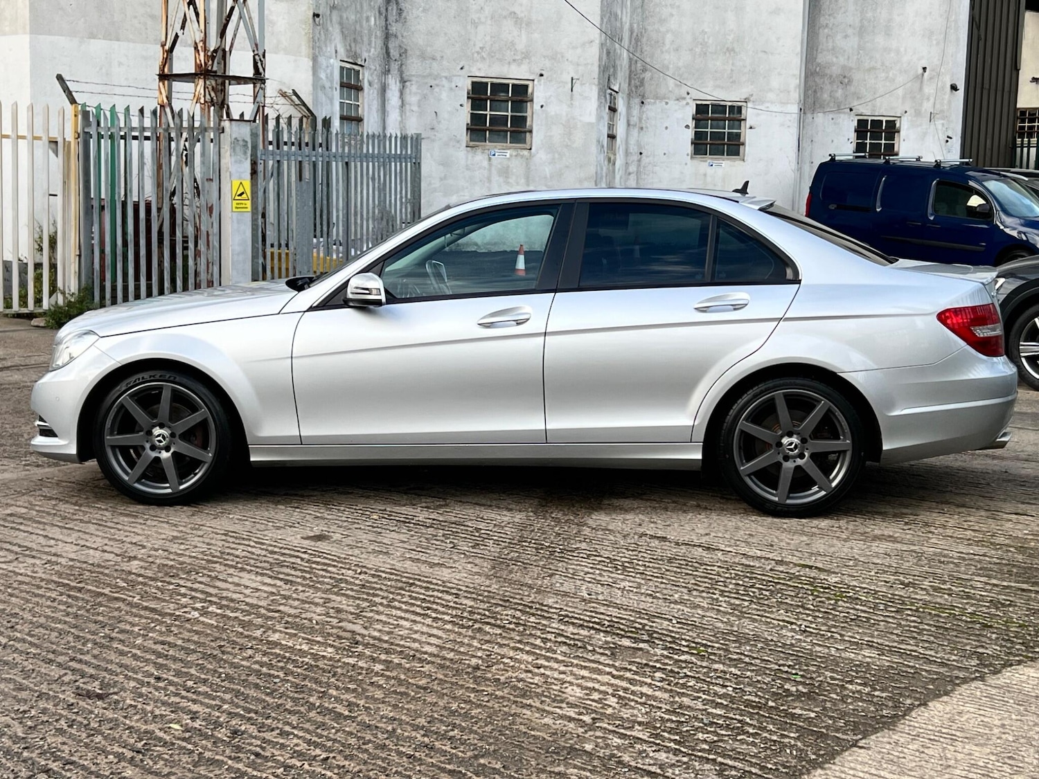 Used Mercedes-Benz C Class 2013 for sale - 76952390: Photo 16