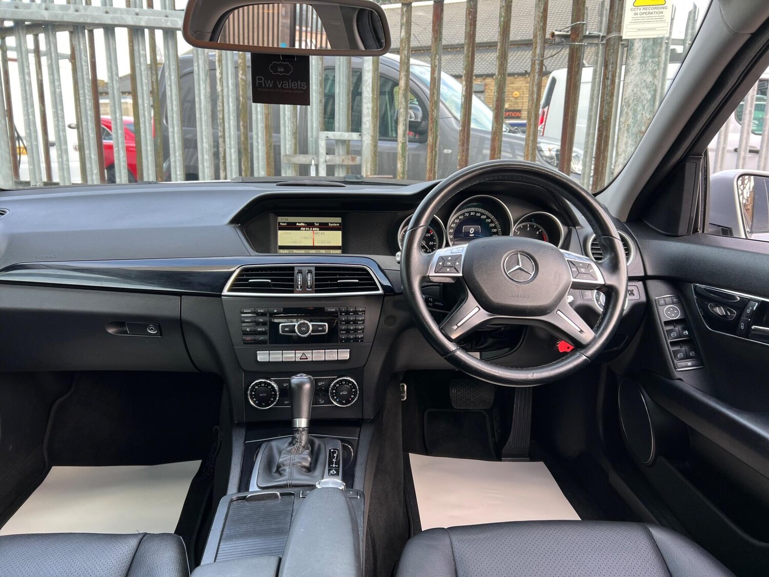 Used Mercedes-Benz C Class 2013 for sale - 76952390: Photo 28