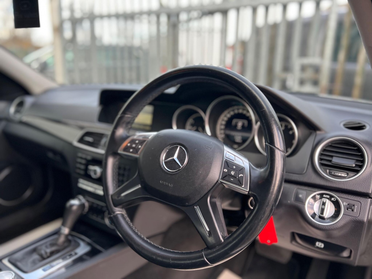 Used Mercedes-Benz C Class 2013 for sale - 76952390: Photo 35