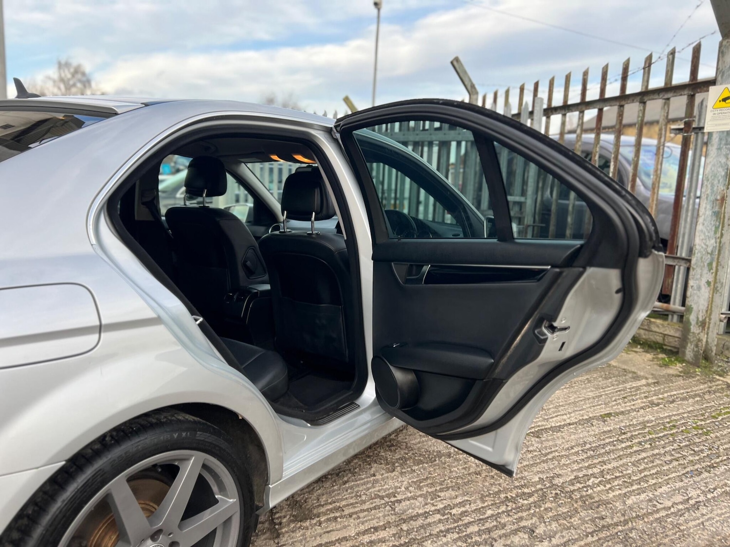 Used Mercedes-Benz C Class 2013 for sale - 76952390: Photo 50