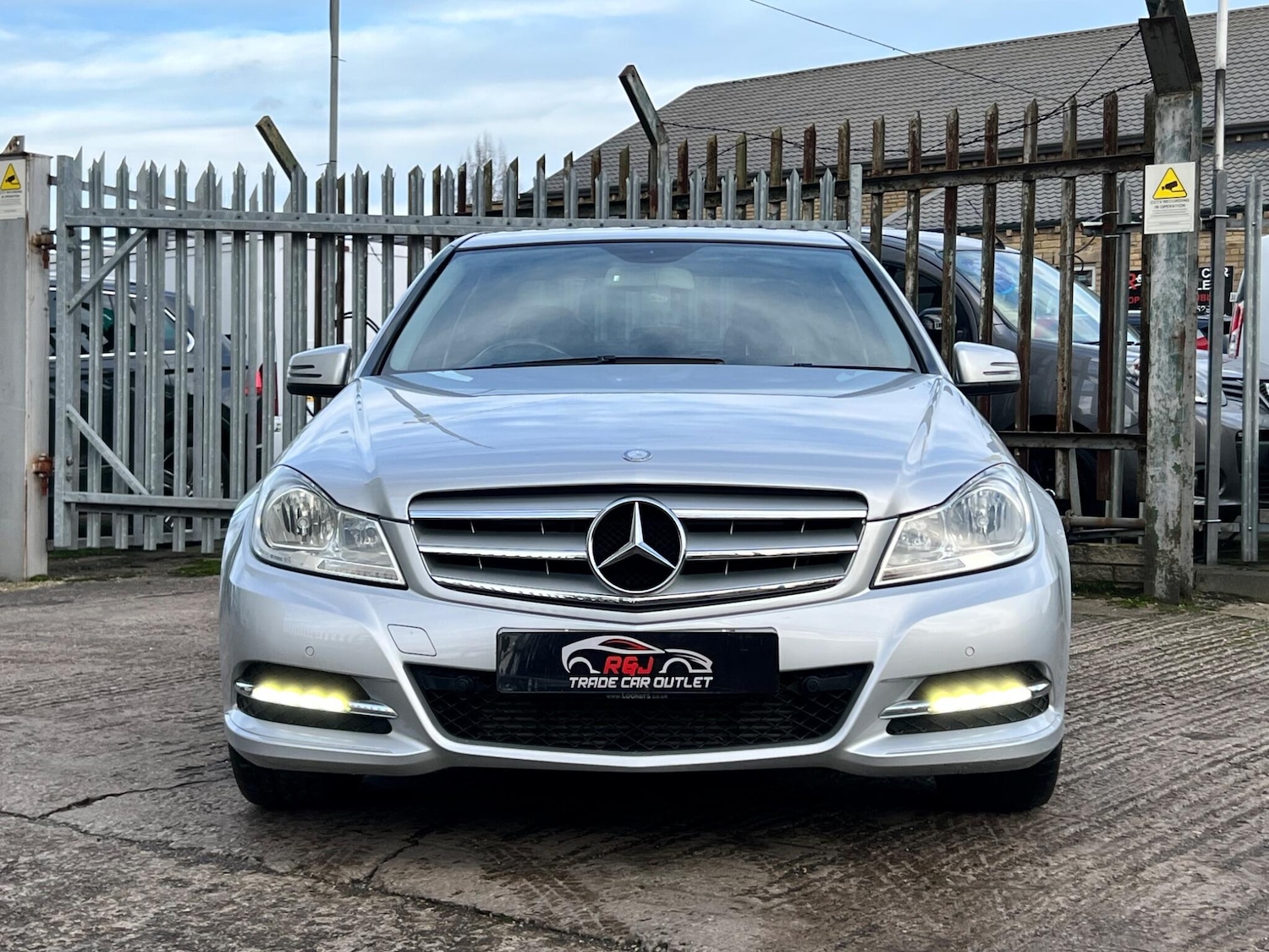 Used Mercedes-Benz C Class 2013 for sale - 76952390: Photo 7