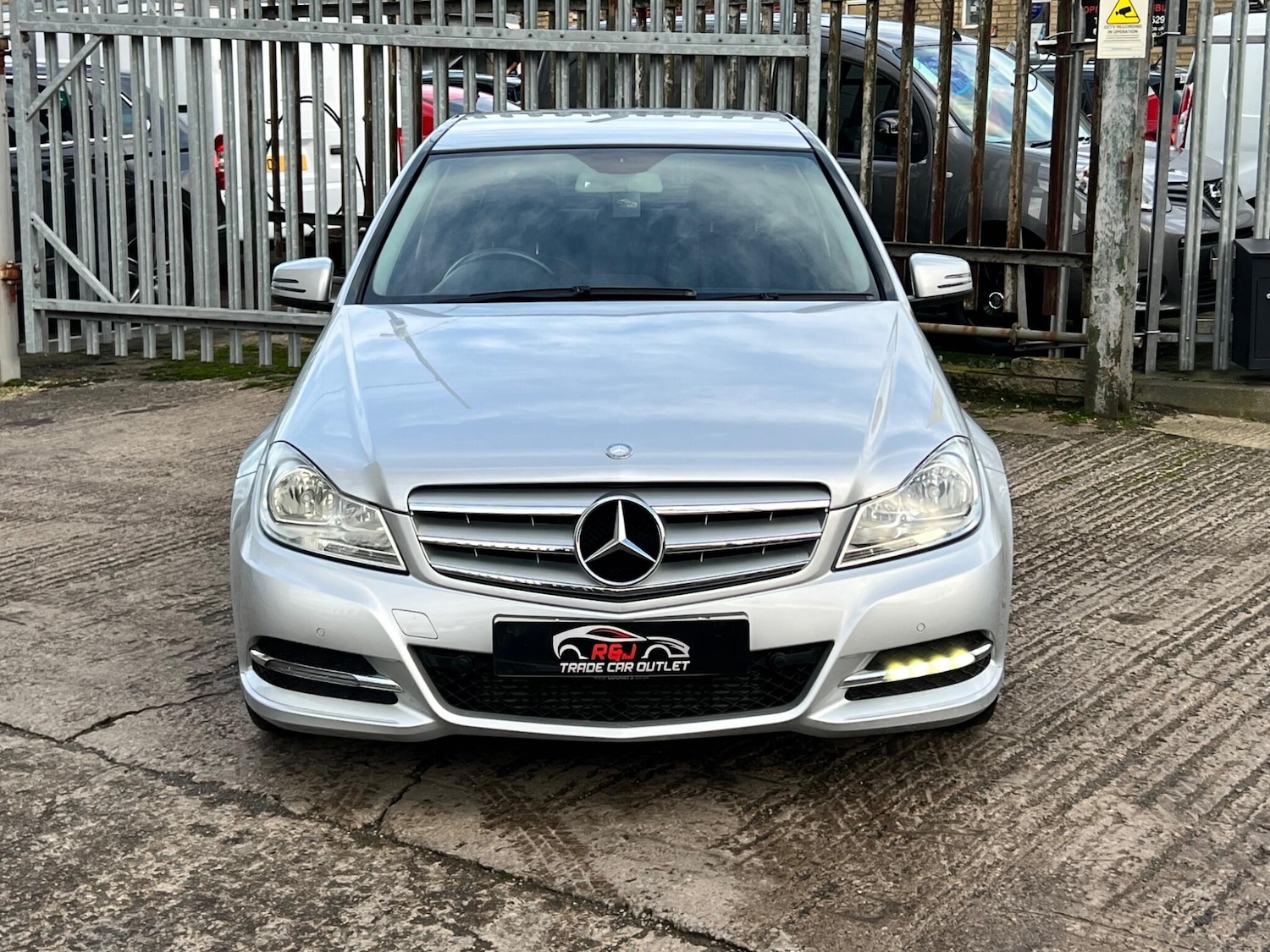 Used Mercedes-Benz C Class 2013 for sale - 76952390: Photo 8