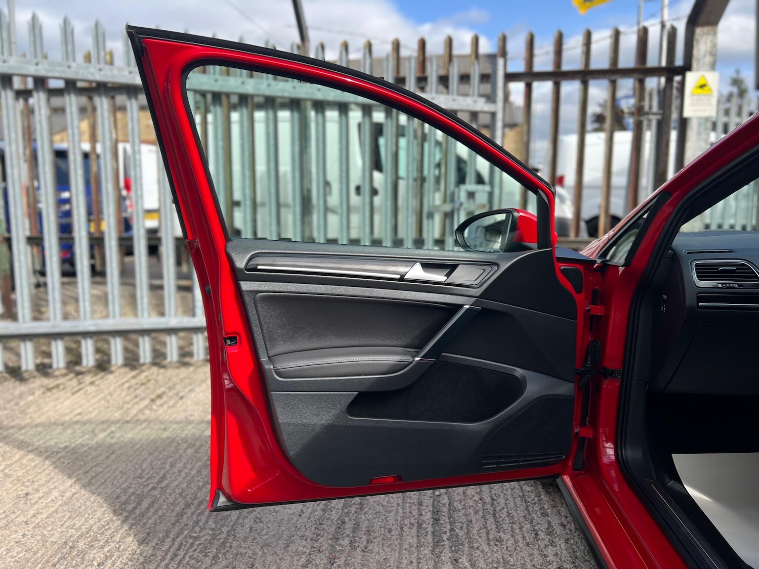 Used Volkswagen Golf 2015 for sale - 76572091: Photo 63