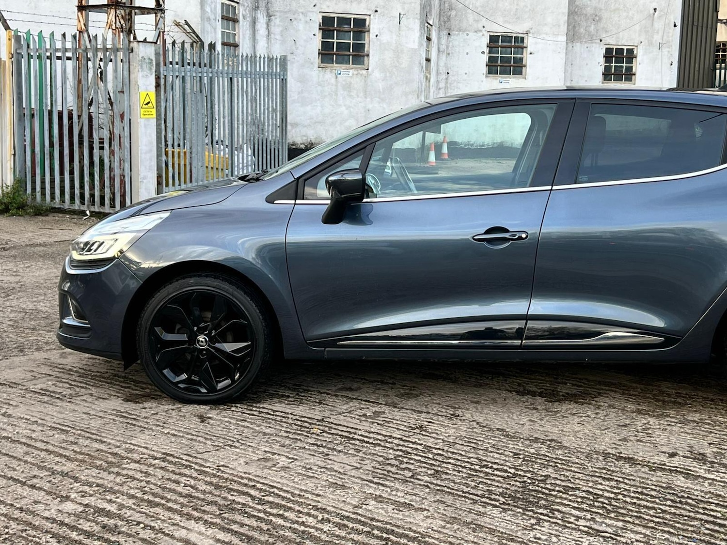 Used Renault Clio 2018 for sale - 76849980: Photo 13