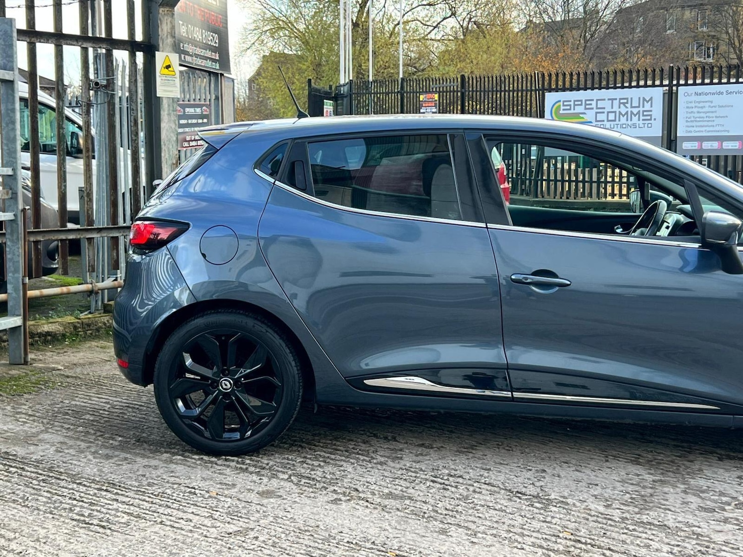 Used Renault Clio 2018 for sale - 76849980: Photo 20