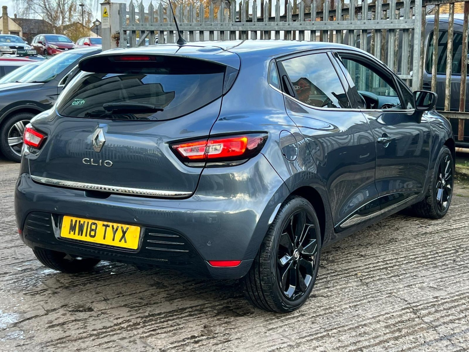Used Renault Clio 2018 for sale - 76849980: Photo 22