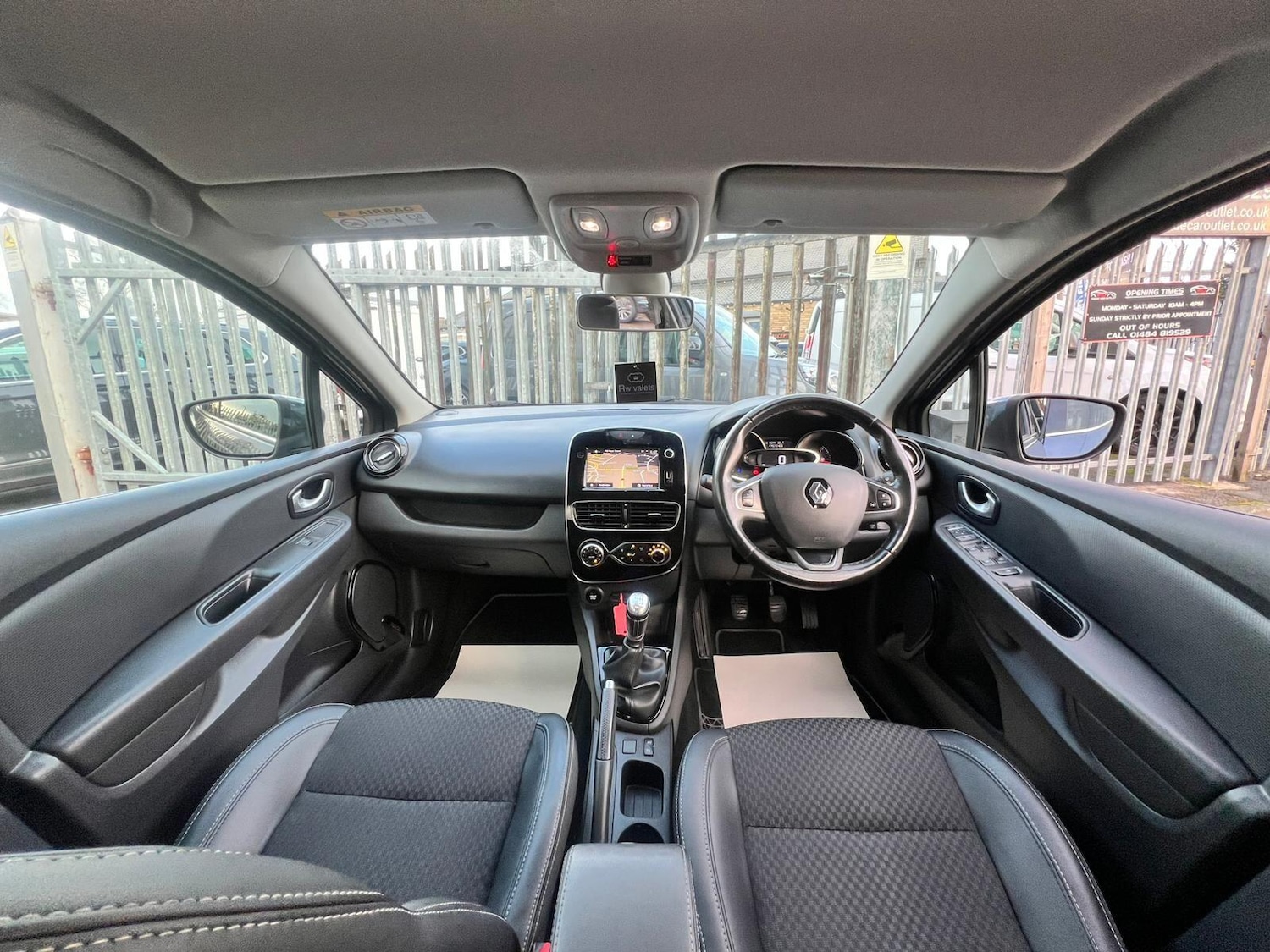 Used Renault Clio 2018 for sale - 76849980: Photo 33