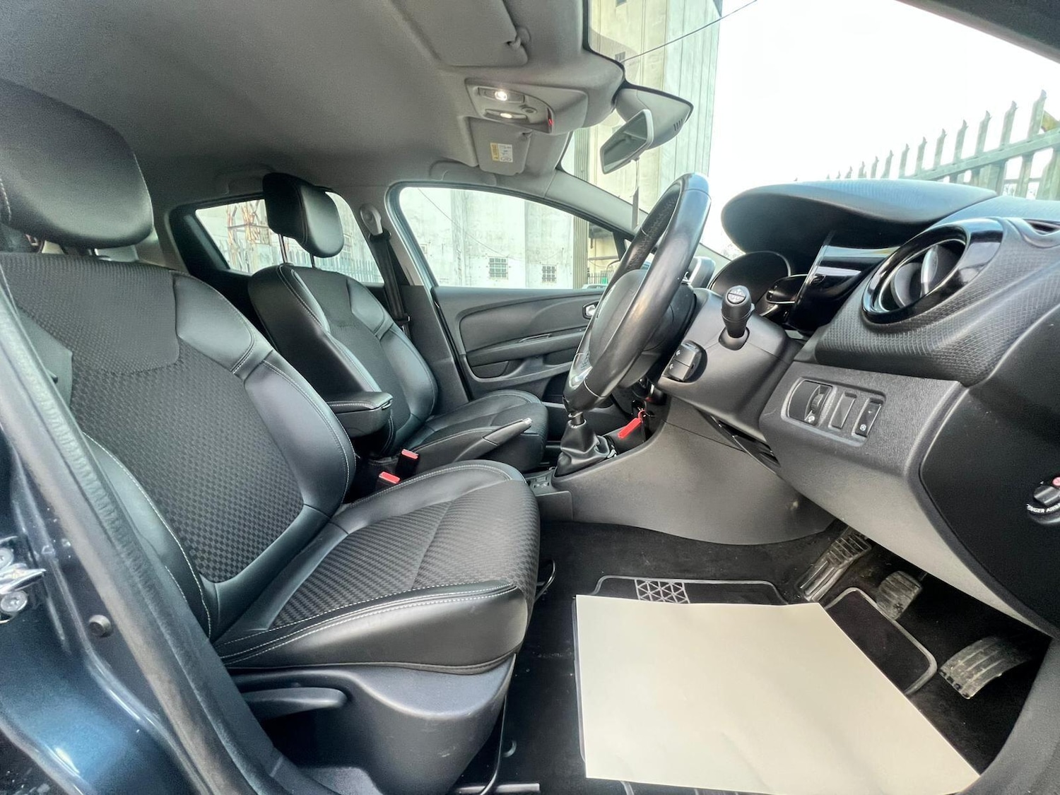 Used Renault Clio 2018 for sale - 76849980: Photo 37