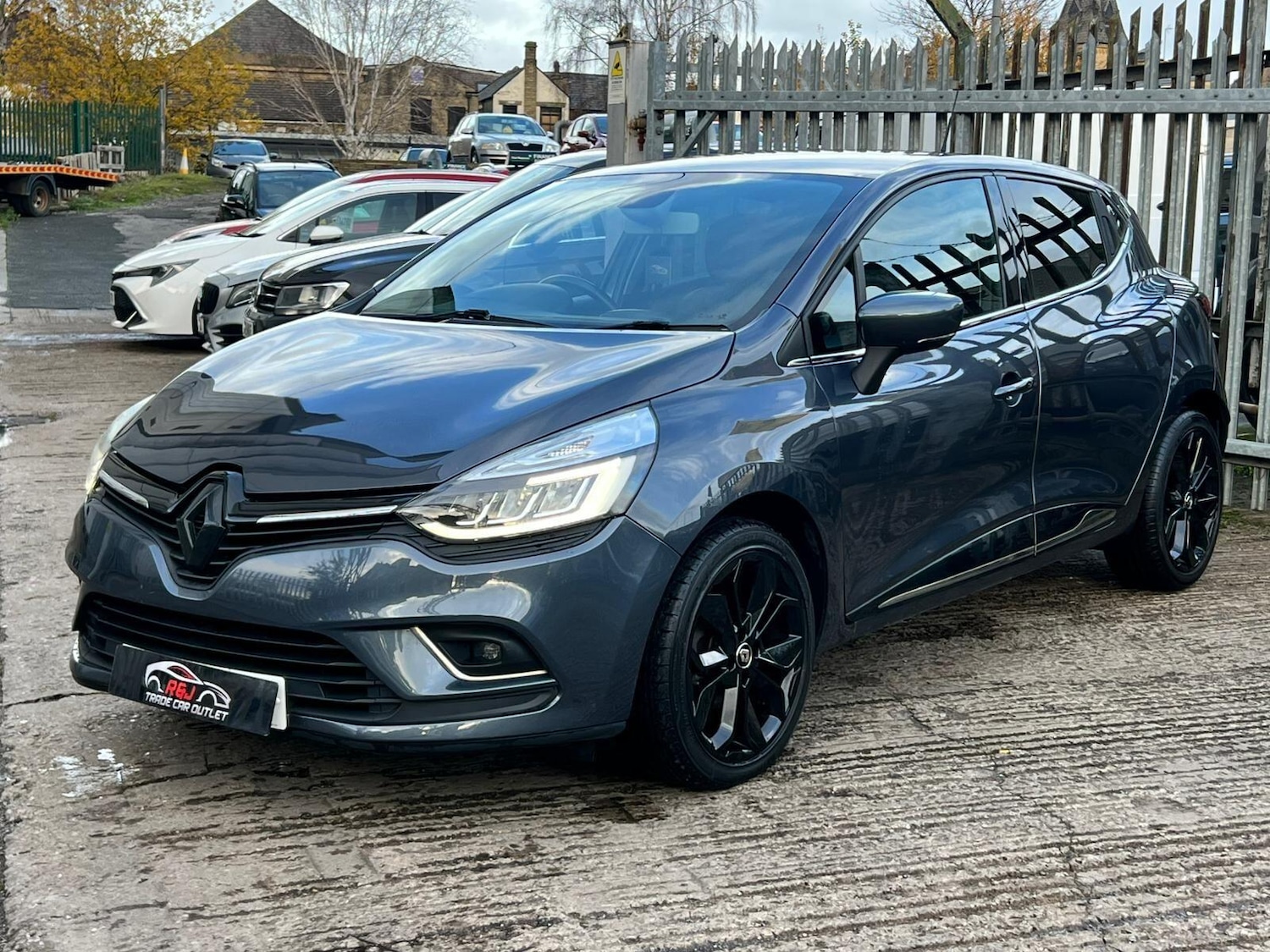 Used Renault Clio 2018 for sale - 76849980: Photo 4