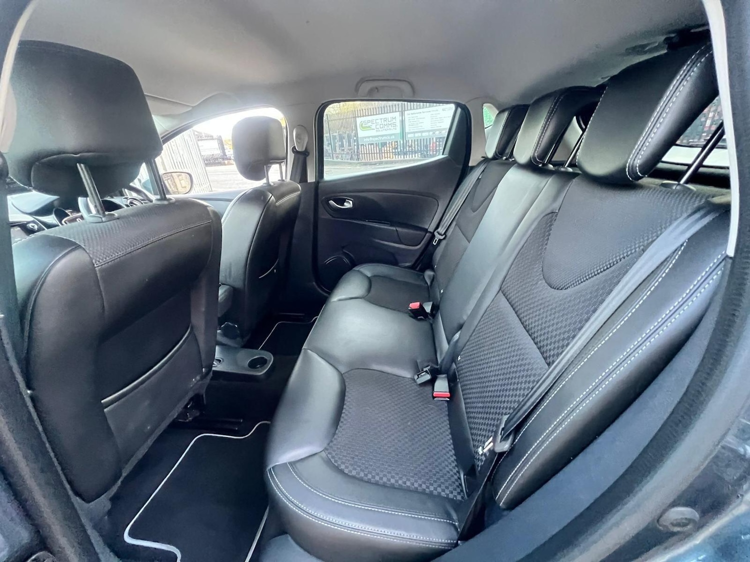 Used Renault Clio 2018 for sale - 76849980: Photo 43