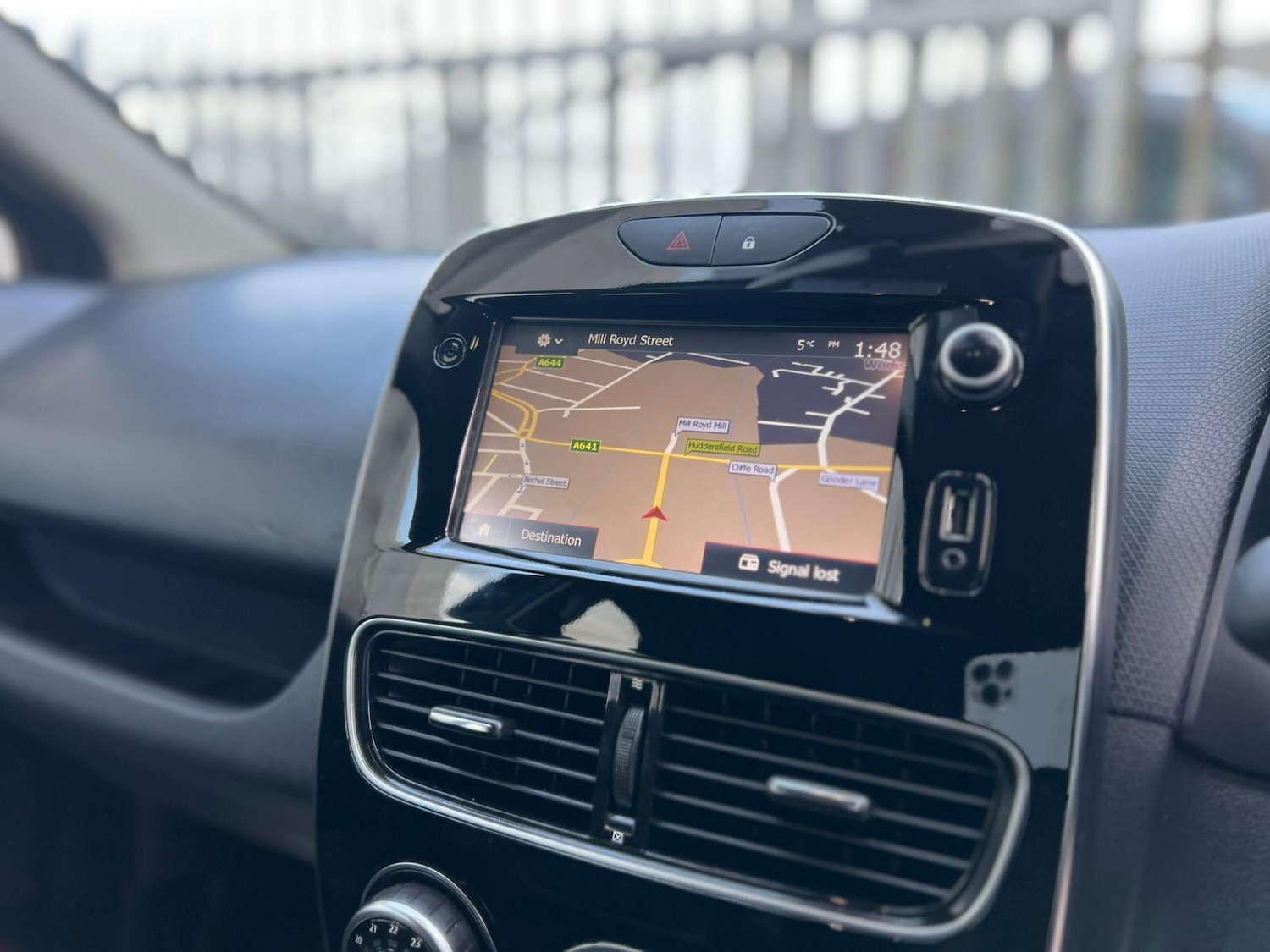 Used Renault Clio 2018 for sale - 76849980: Photo 55