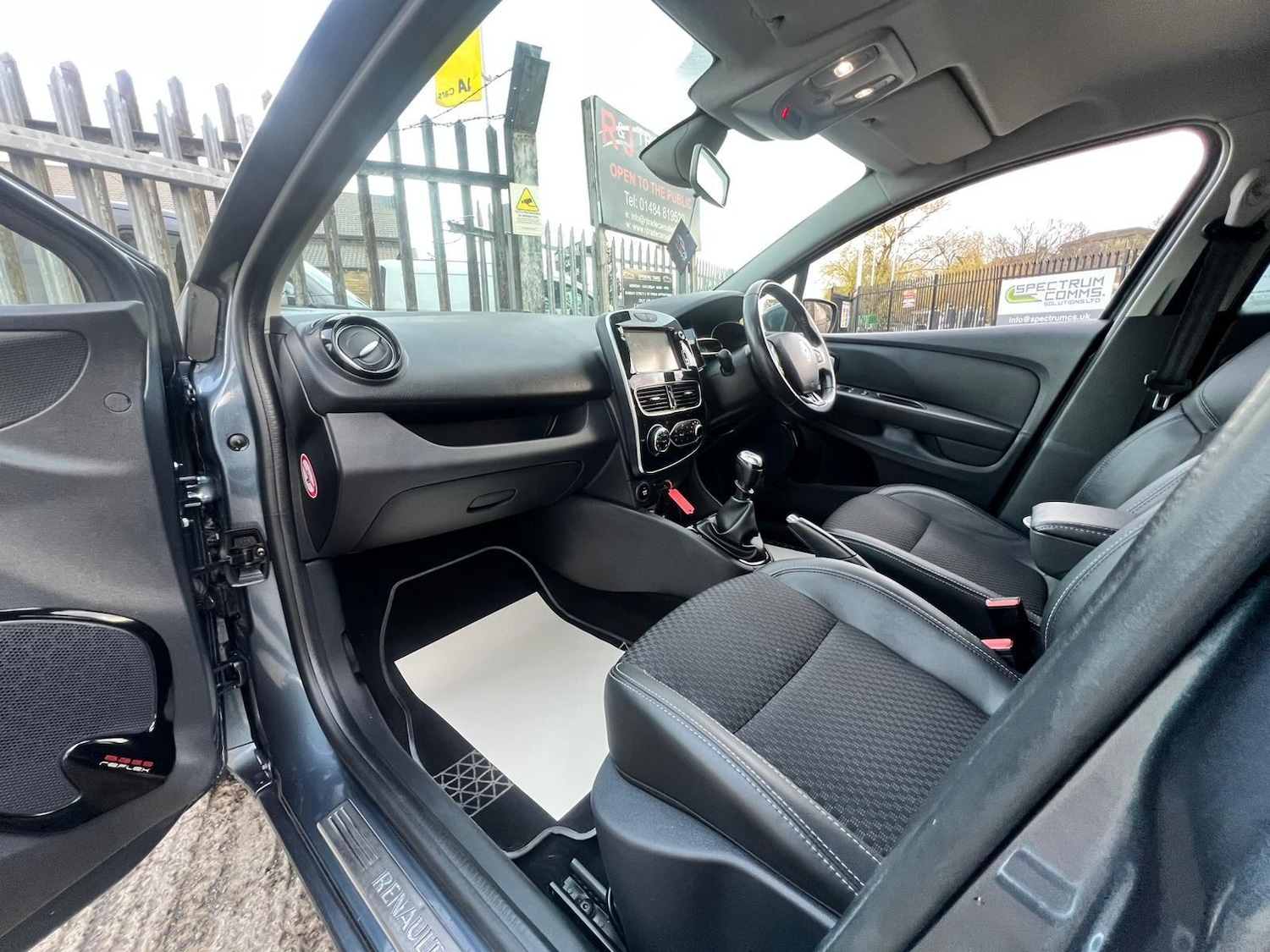 Used Renault Clio 2018 for sale - 76849980: Photo 65