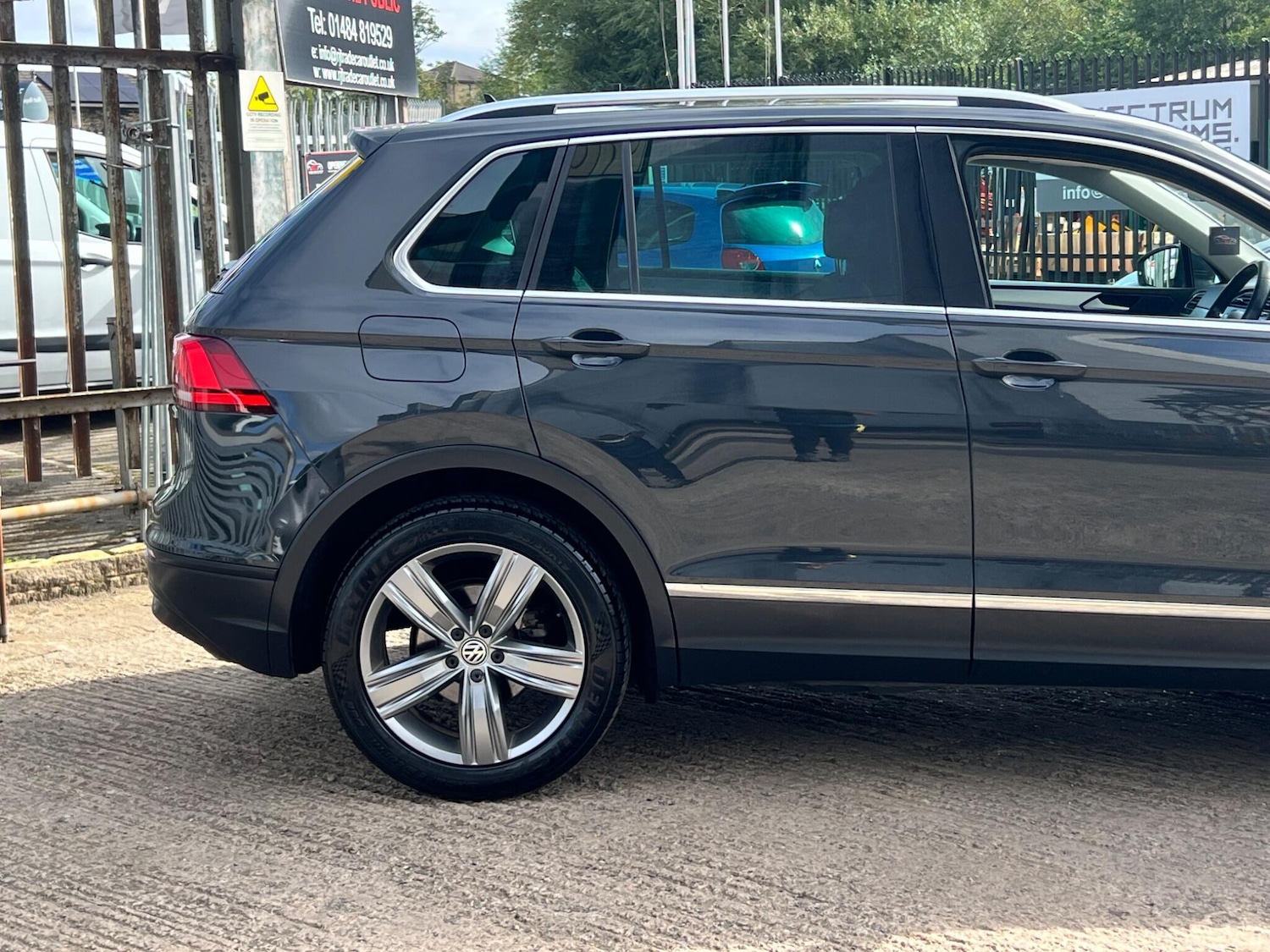 Used Volkswagen Tiguan 2019 for sale - 76989208: Photo 10