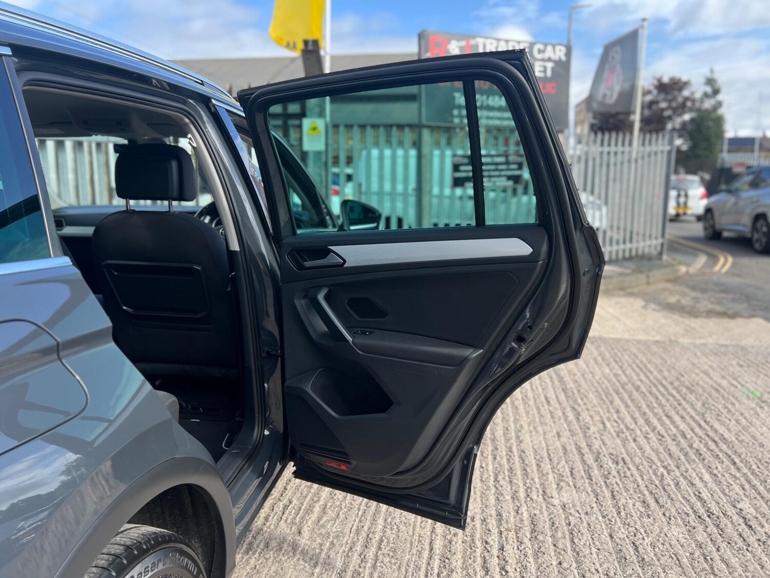 Used Volkswagen Tiguan 2019 for sale - 76989208: Photo 61