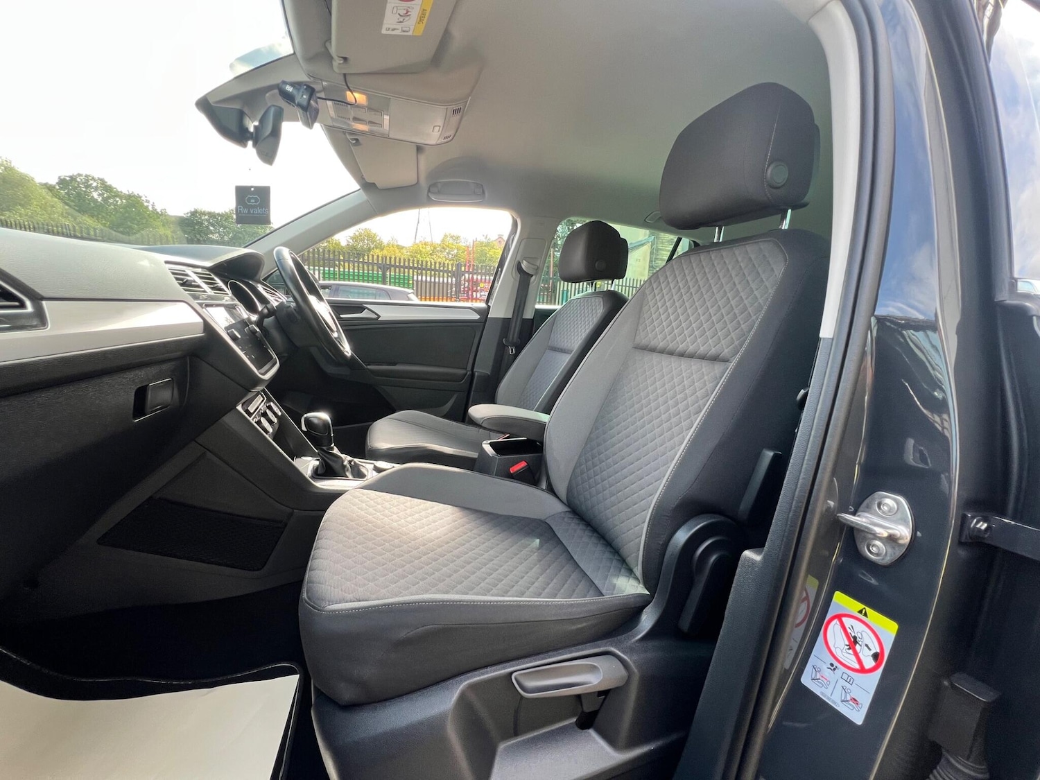 Used Volkswagen Tiguan 2019 for sale - 76989208: Photo 64