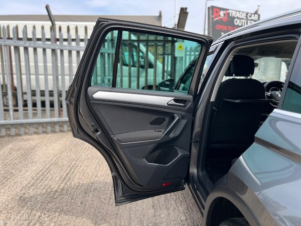 Used Volkswagen Tiguan 2018 for sale - 76283882: Photo 75