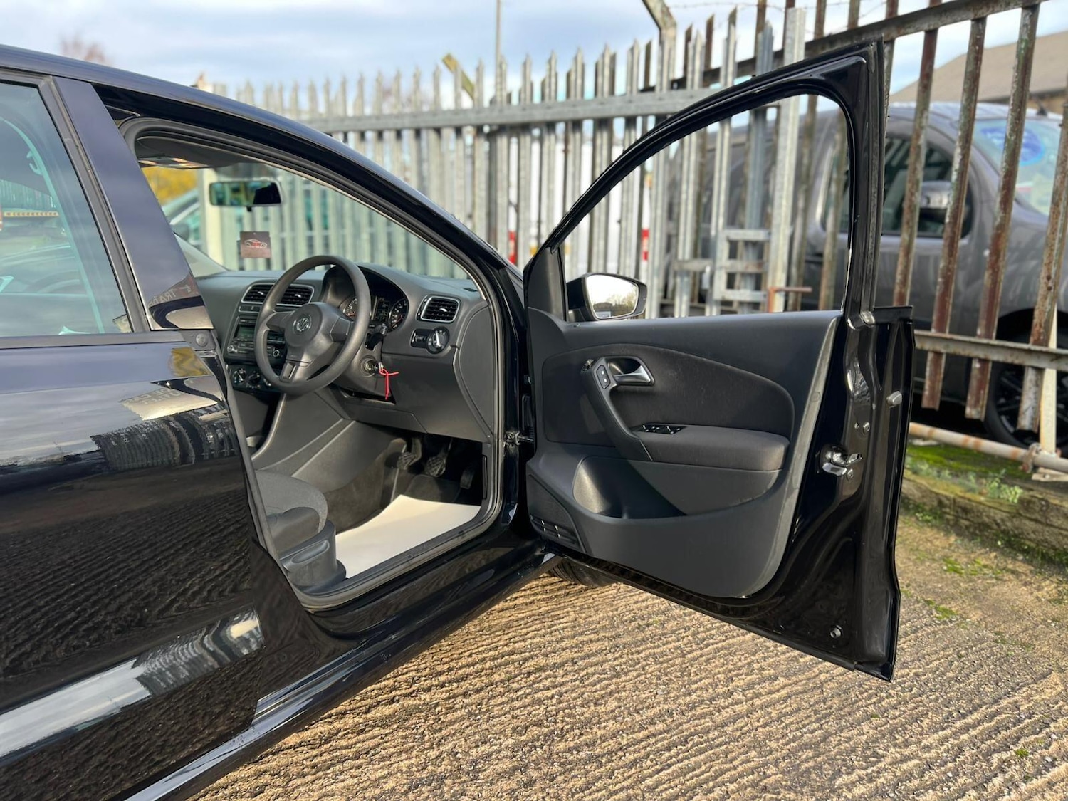 Used Volkswagen Polo 2012 for sale - 76832514: Photo 44