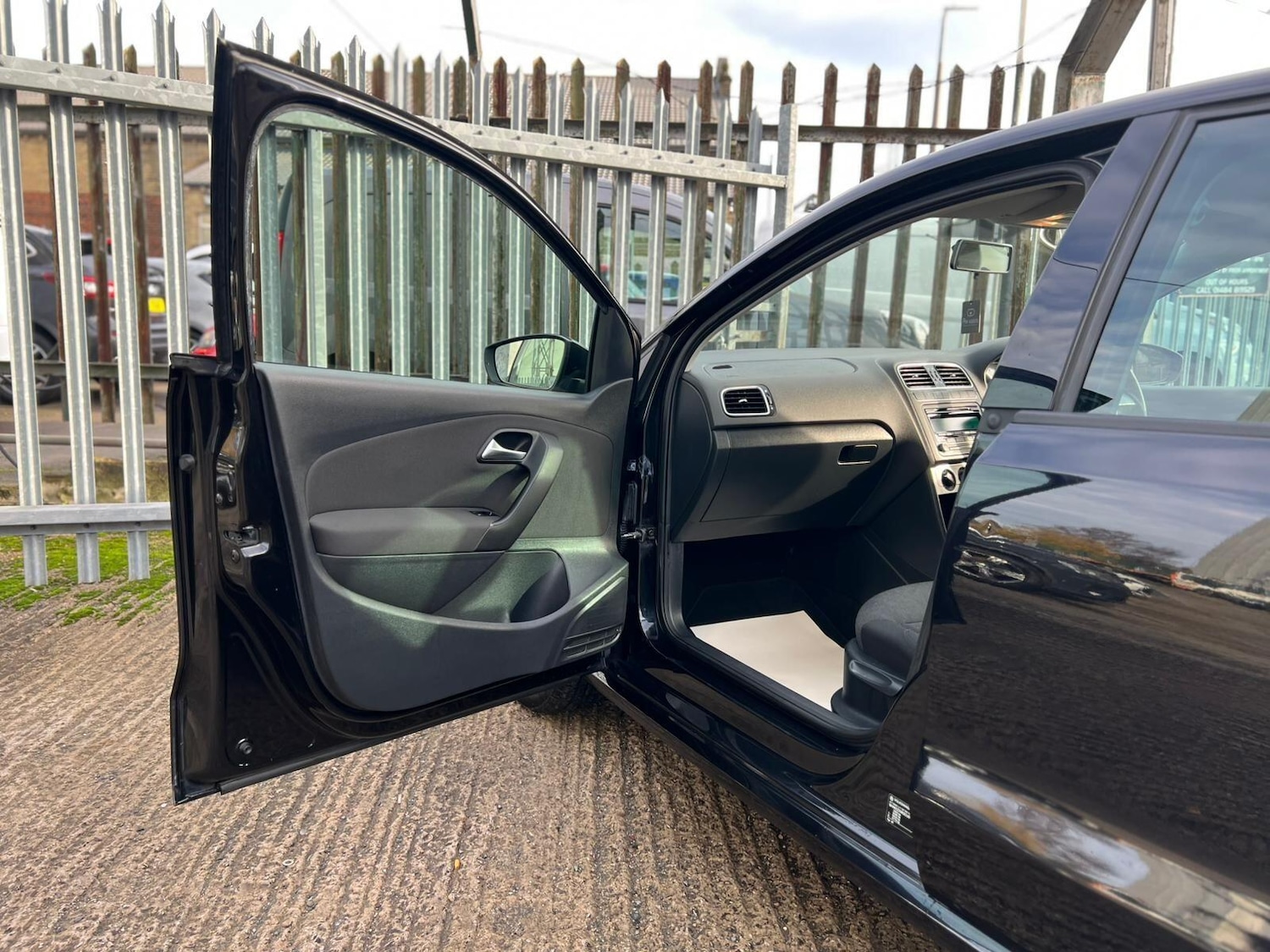 Used Volkswagen Polo 2012 for sale - 76832514: Photo 57