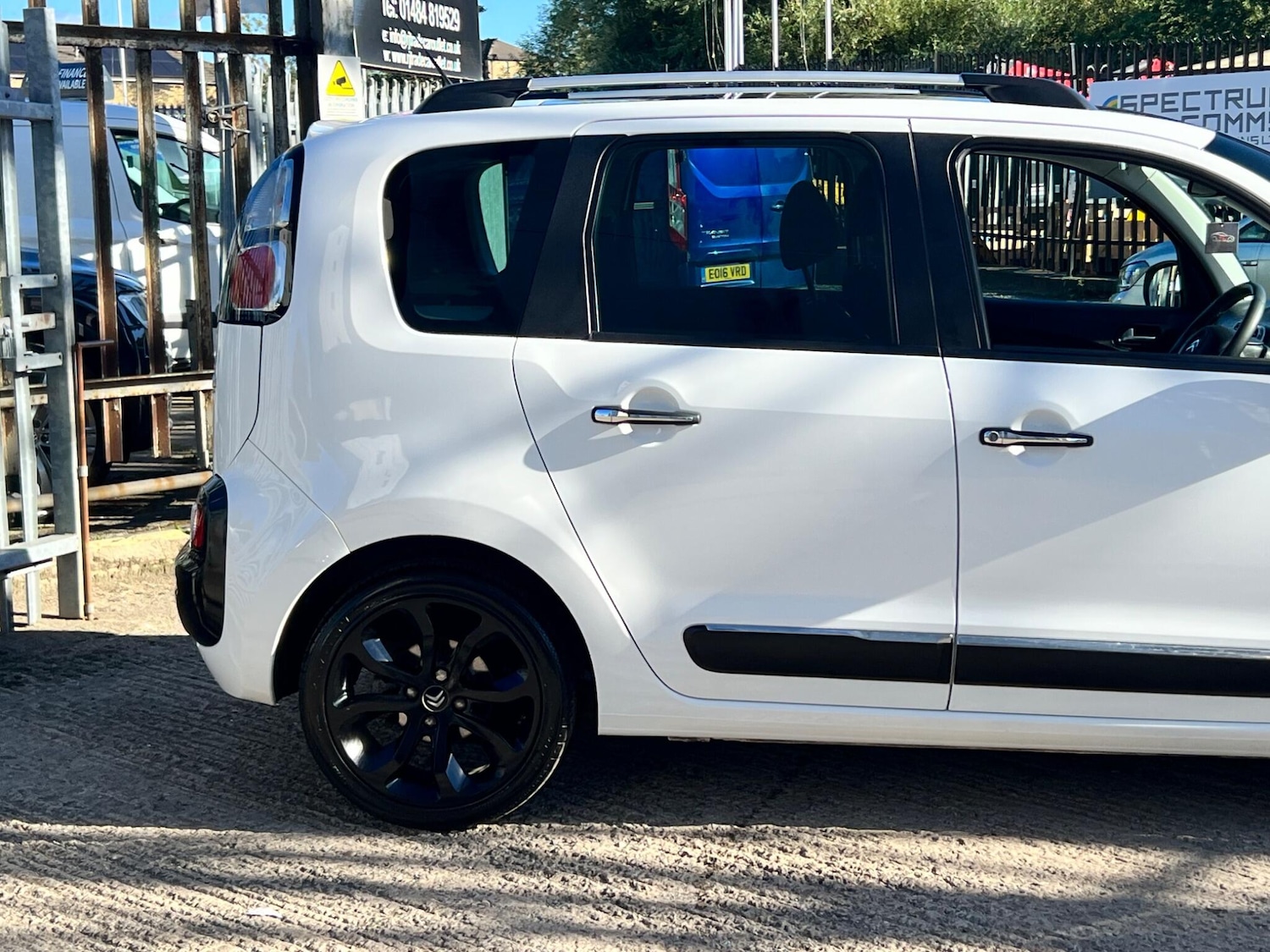 Used Citroen C3 Picasso 2017 for sale - 76032434: Photo 10