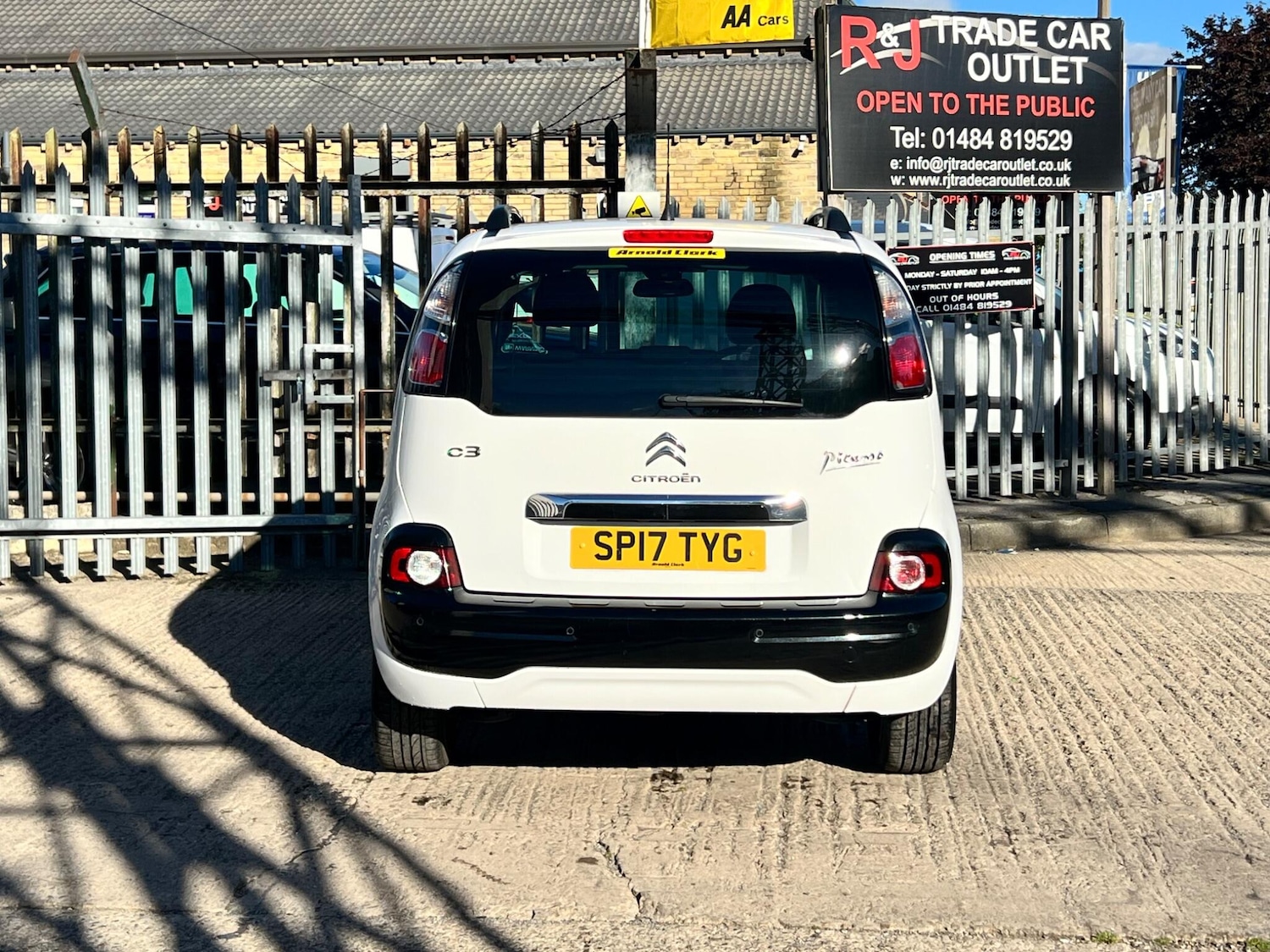 Used Citroen C3 Picasso 2017 for sale - 76032434: Photo 20