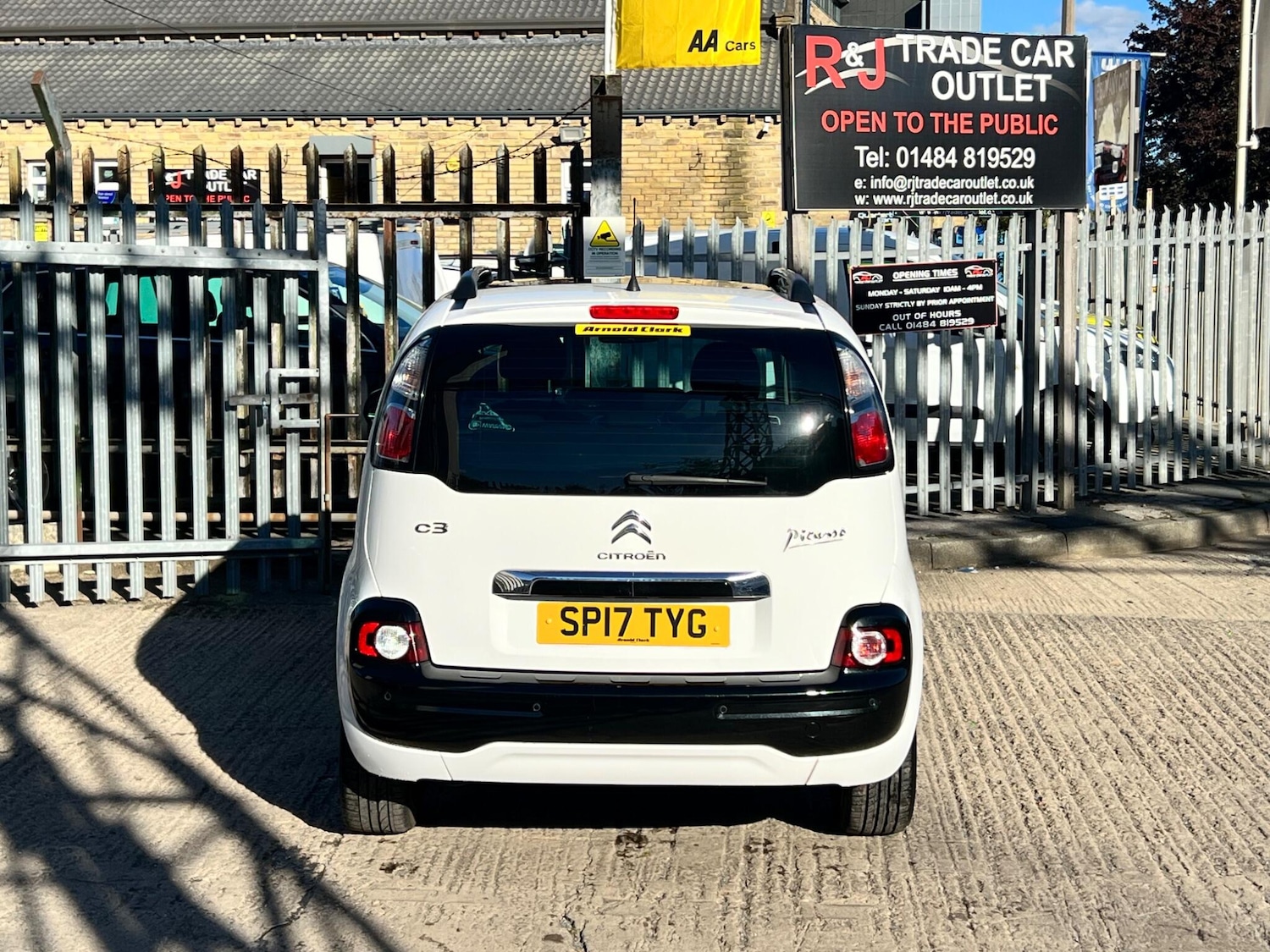 Used Citroen C3 Picasso 2017 for sale - 76032434: Photo 21