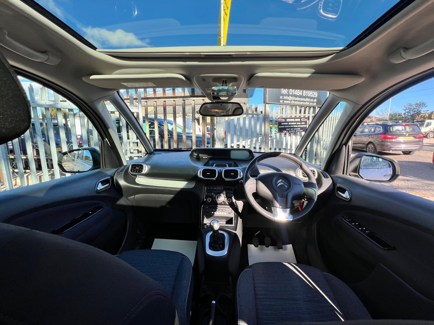 Used Citroen C3 Picasso 2017 for sale - 76032434: Photo 27
