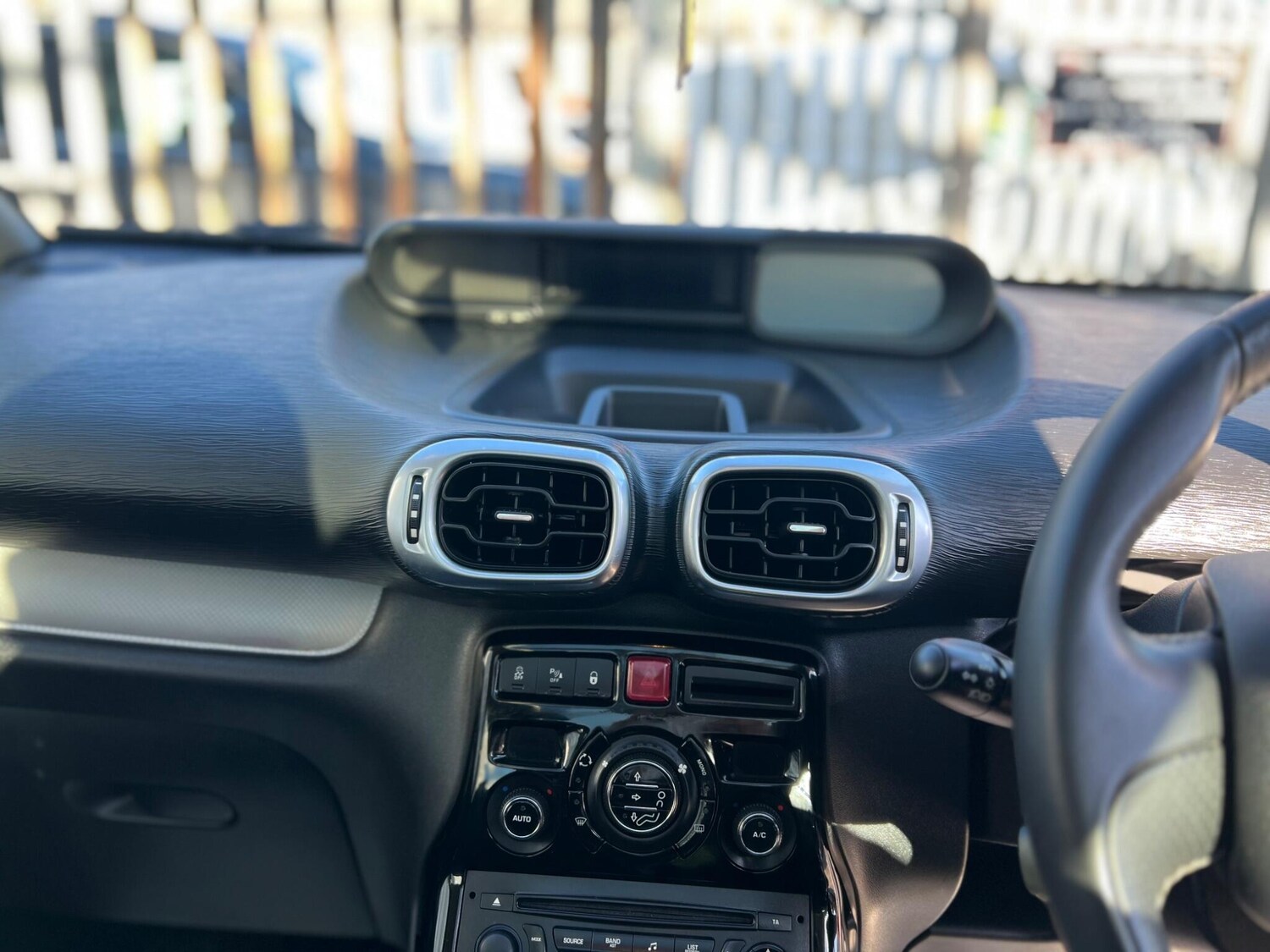Used Citroen C3 Picasso 2017 for sale - 76032434: Photo 34