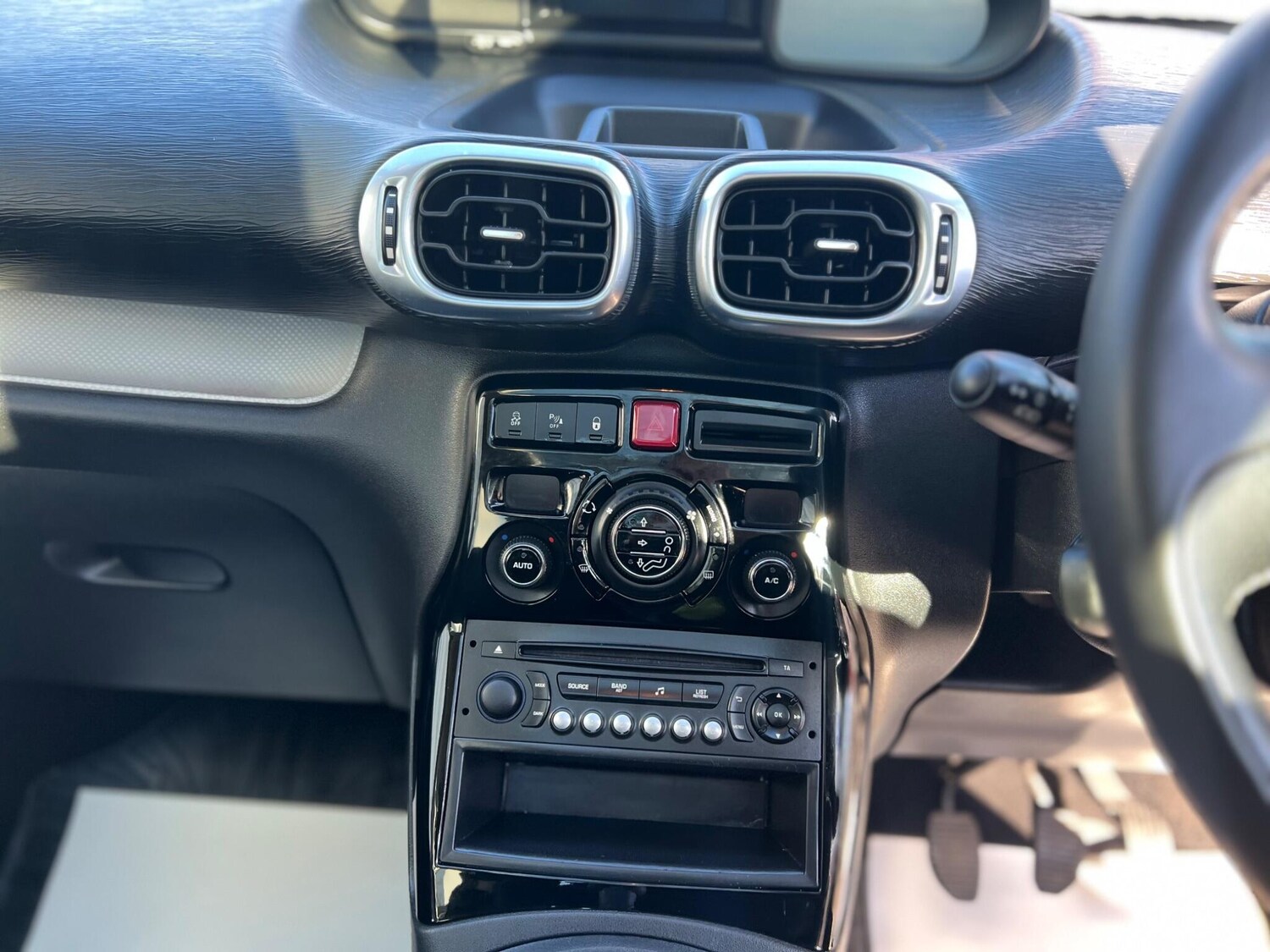 Used Citroen C3 Picasso 2017 for sale - 76032434: Photo 35