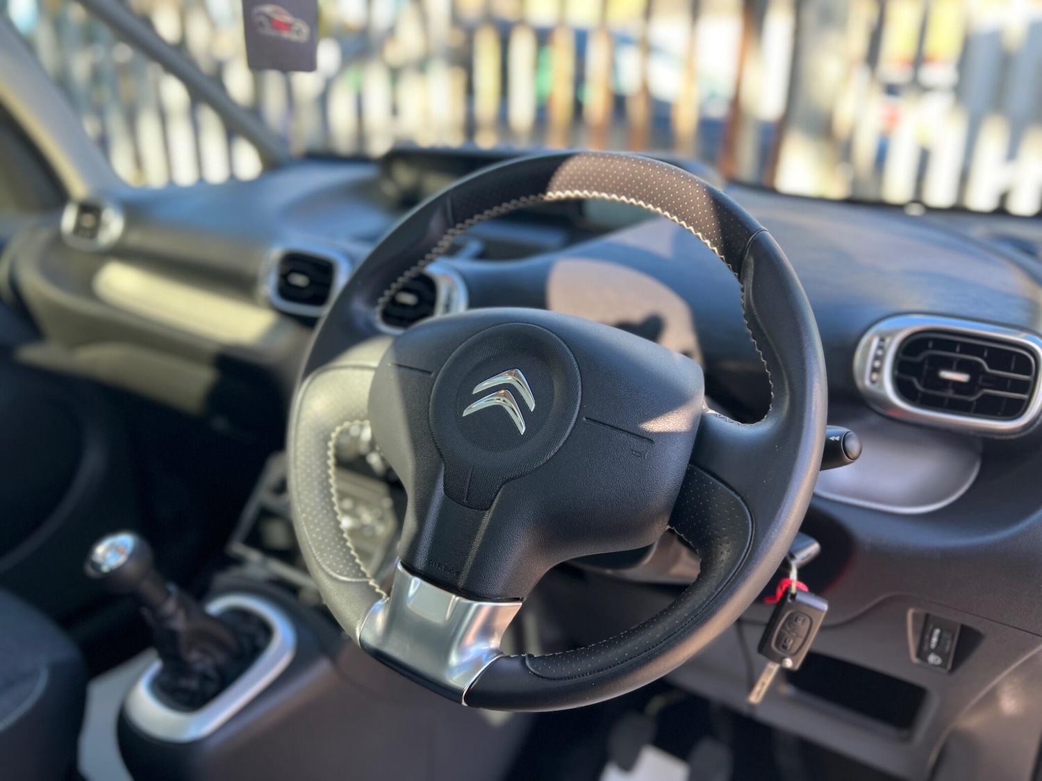 Used Citroen C3 Picasso 2017 for sale - 76032434: Photo 38