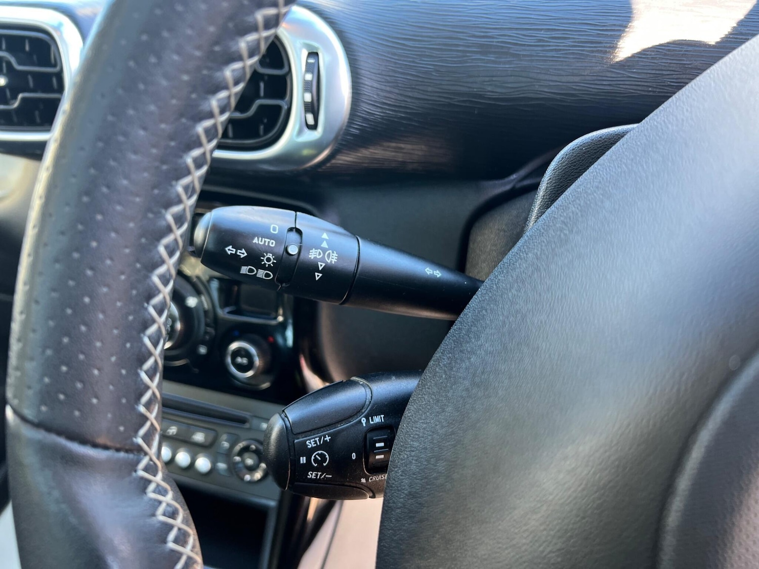 Used Citroen C3 Picasso 2017 for sale - 76032434: Photo 41