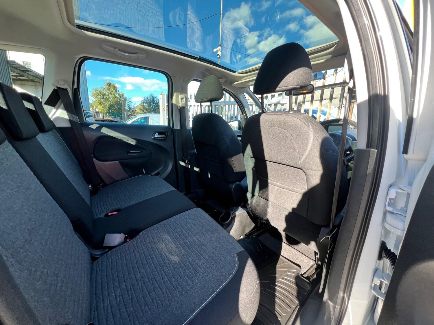 Used Citroen C3 Picasso 2017 for sale - 76032434: Photo 47