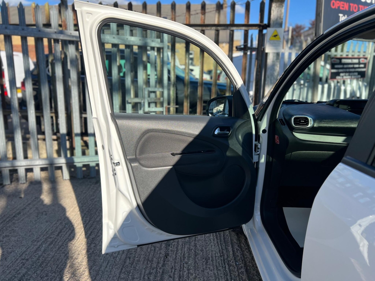 Used Citroen C3 Picasso 2017 for sale - 76032434: Photo 56
